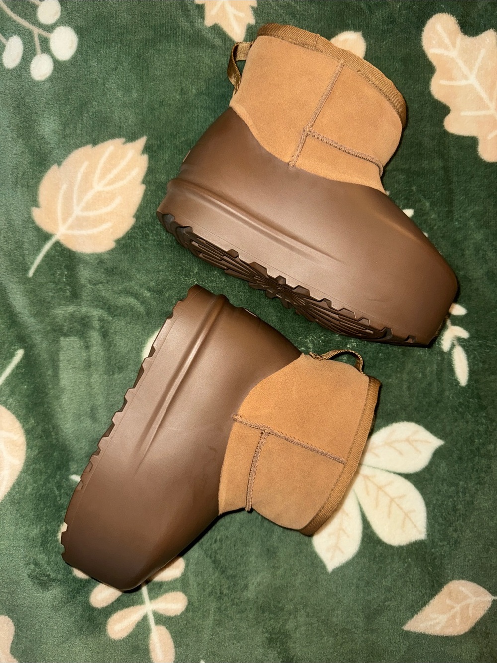 UGG Classic Mini Pumped Molded Chestnut Suede Boots